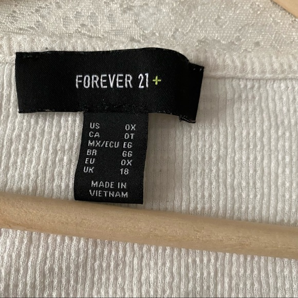 Off White Ribbed Lace Trimmed Cropped Top - Picture 7 of 8